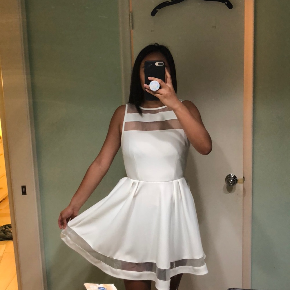 CUTE WHITE DRESS - Picture 4 of 4